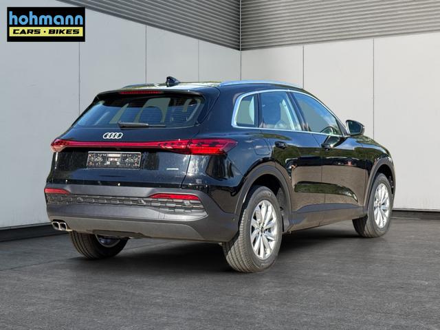 Audi / Q5 / Schwarz / / / QUATTRO+NAVI+KAMERA+AHK+PANO+SHZ+PDC+ACC