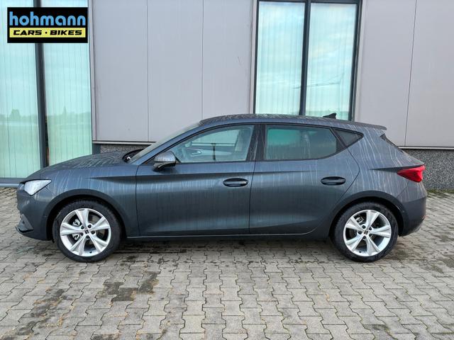 Seat Leon Style 1.5 TSI 115PS, 5 Jahre Garantie, 16" Alu, Climatronic, Parksensoren vorn/hinten, Media System PLUS 10,4"/Bluetooth, Tempomat, Full Digital Cockpit, LED-Scheinwerfer, M-Lederlenkrad, Reserverad, Verkehrszeichenerkennung 