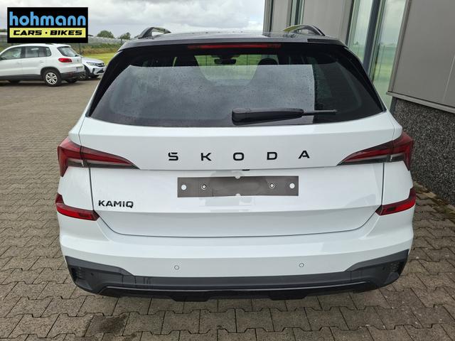 Skoda Kamiq Monte Carlo 1.5 TSI 150PS DSG, 5J GARANTIE, WEISS-MET/Dach schwarz, 18" ALU, AHK SCHWENKBAR, Panoramadach, Matrix-LED, Parksensoren v/h, Kamera, Tempomat, Virtual Cockpit (8"!!), Kessy, Winter-Paket, Climatronic, Radio 8", SmartLink, NSW, Sport-M-Lederlenkrad beheizt 