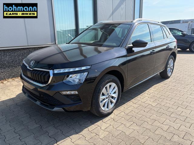 Skoda Kamiq Selection 1.0 TSI 115PS, 5J GARANTIE, Schwarz-METALLIC, ELEKTR. HECKKLAPPE, ANH&Auml;NGERKUPPLUNG, BEH. FRONTSCHEIBE, Sitzheizung, Lenkradheizung, Ladeboden var, ACC, SIDE Assist, Virtual Cockpit 10", Parksensoren v/h, Kamera, KESSY, Privacy-Glas, 16" Alu, Climatronic 
