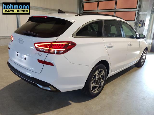 Hyundai / i30 Kombi / Weiß / / / , Beispielbilder, ggf. teilweise mit Sonderausstattung