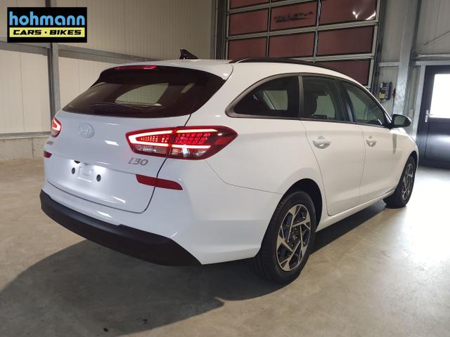 Hyundai / i30 Kombi / Wei&szlig; / / / , Beispielbilder, ggf. teilweise mit Sonderausstattung