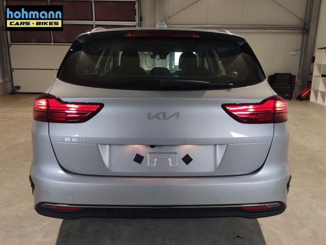 Kia / Ceed Sportswagon / Silber / / / , Beispielbilder, ggf. teilweise mit Sonderausstattung