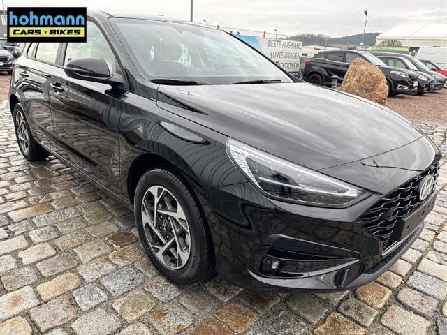 Hyundai / i30 / Schwarz / / / 