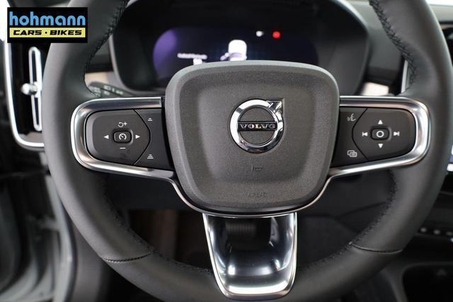 Volvo XC40 Core 2WD B3 Mild-Hybrid Core, Navi, LED, Winter, Kamera, el. Klappe 