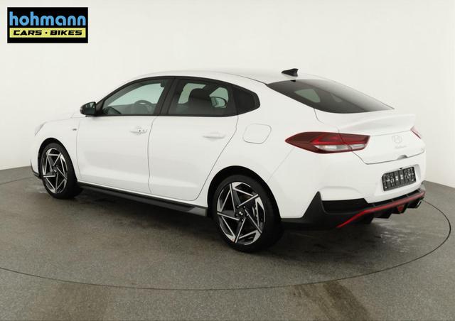 Hyundai i30 N Line 1.5 T-GDI DCT Fastback N-LINE, Navi, 18-Zoll, Kamera, LED, Winter 