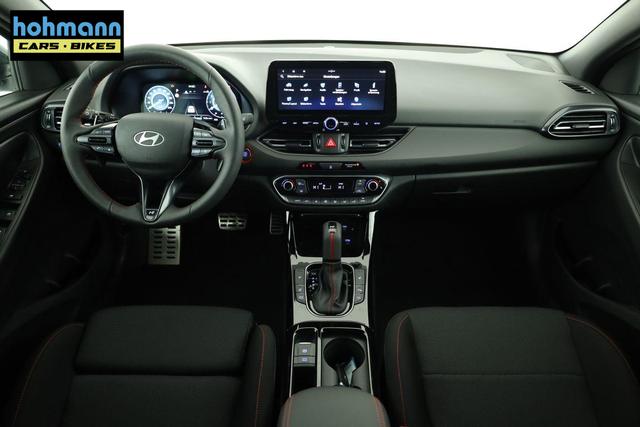 Hyundai i30 N Line 1.5 T-GDI DCT Fastback N-LINE, Navi, 18-Zoll, Kamera, LED, Winter 
