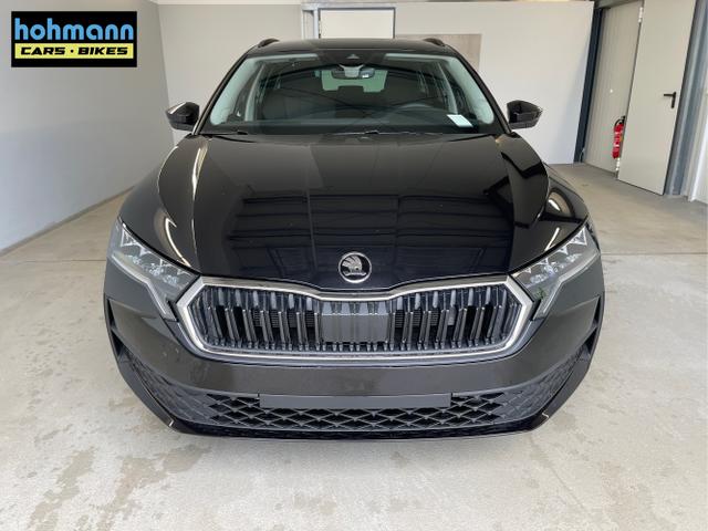 Skoda / Octavia Combi / Schwarz / / / DSG AHK+Sitzheizung+App Connect