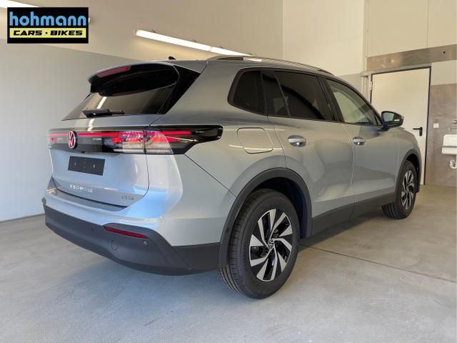 Volkswagen / Tiguan / Silber / / / 150PS DSG IQ.Light