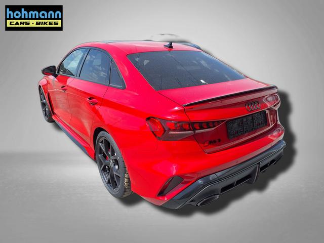 Audi RS3 Limousine 2.5 TFSI 7-Gang S tronic 