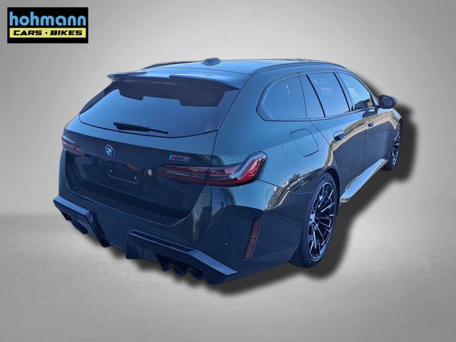 BMW M5 M 4.4 V8 Plug in Hybrid 8-Gang Steptronic 