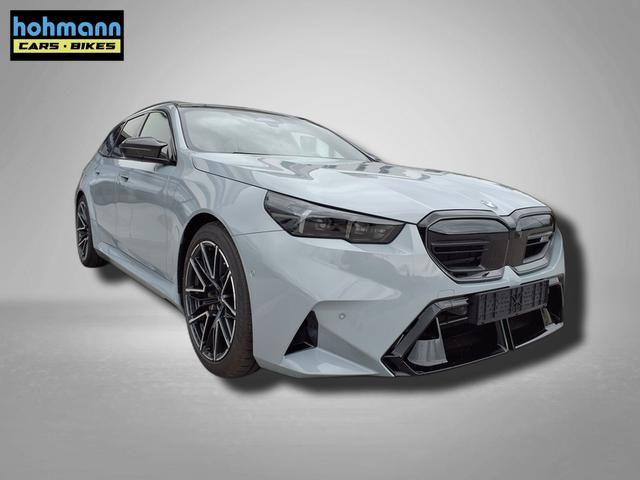 BMW M5 Touring 4.4 8-Gang Steptronic xDrive 