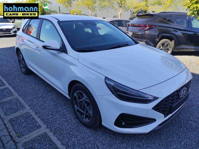 Hyundai i30 Family HB 1.6 GO*Navi*LED*Shzg*Lhzg*PDC*Cam*16Zoll* 
