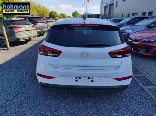 Hyundai i30 Family HB 1.6 GO*Navi*LED*Shzg*Lhzg*PDC*Cam*16Zoll* 