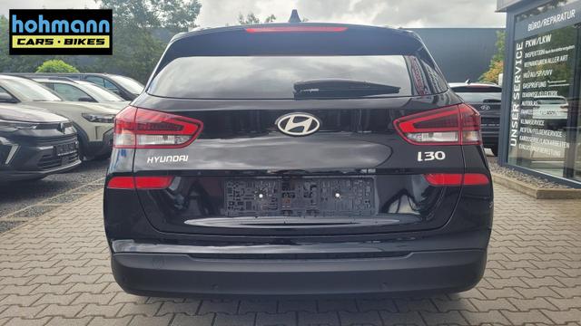 Hyundai i30 Kombi Family SW Family*Navi*LED*Shzg*Lhzg*PDC*Cam*16Zoll* 