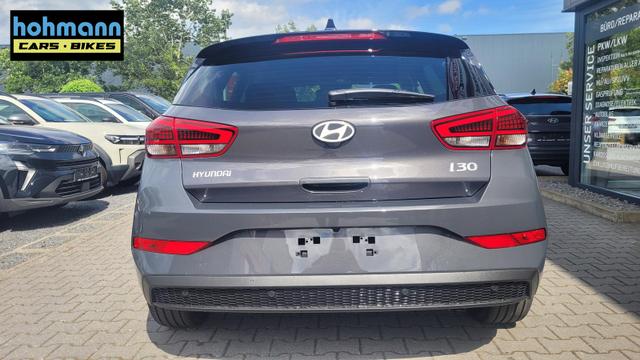 Hyundai i30 Familiy HB Family*Navi*LED*Shzg*Lhzg*PDC*Cam*16Zoll* 