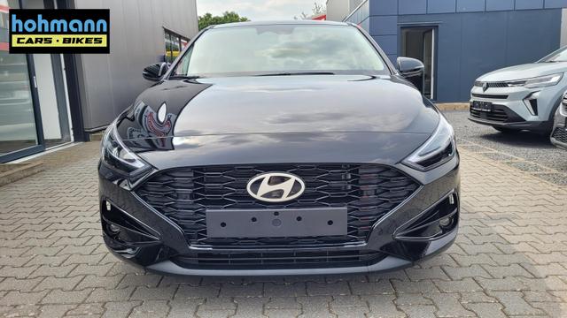Hyundai i30 Family HB 1.6 GO*Navi*LED*Shzg*Lhzg*PDC*Cam*16Zoll* 