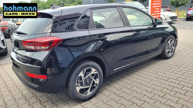 Hyundai i30 Family HB 1.6 GO*Navi*LED*Shzg*Lhzg*PDC*Cam*16Zoll* 