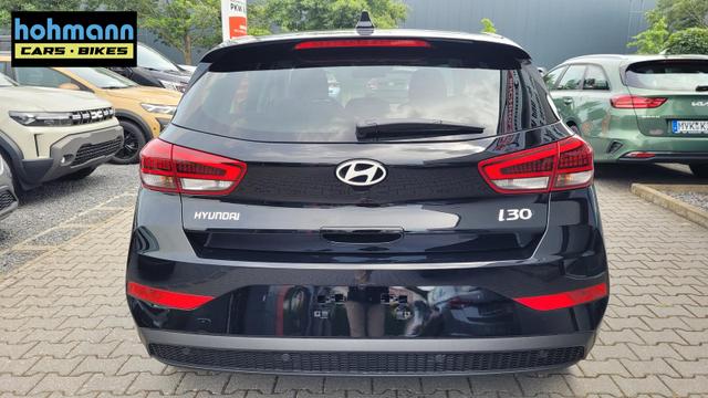 Hyundai i30 Family HB 1.6 GO*Navi*LED*Shzg*Lhzg*PDC*Cam*16Zoll* 