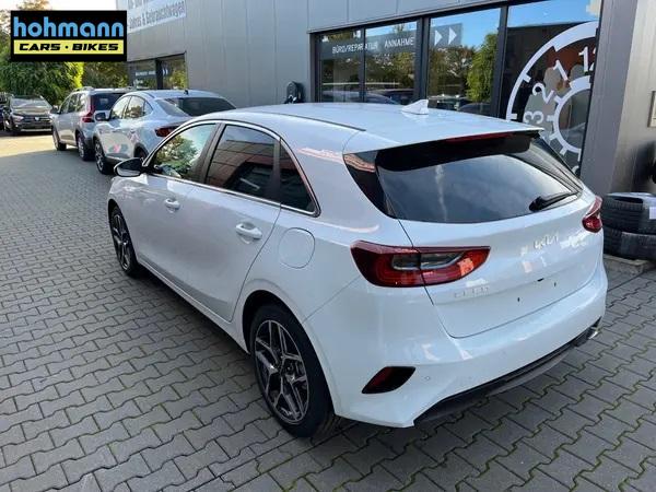 Kia Ceed Gold Gold*LED*Navi*Shzg*Lhzg*PDC*Cam*17Zoll* 