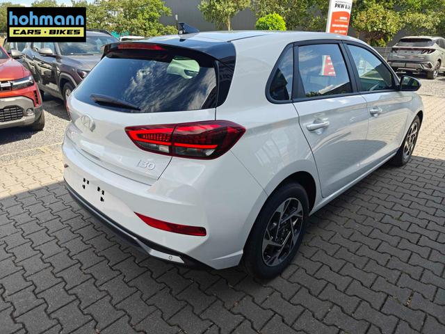 Hyundai i30 Family HB 1.6 GO*Navi*LED*Shzg*Lhzg*PDC*Cam*16Zoll* 