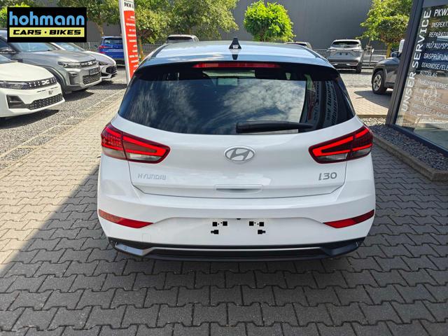 Hyundai i30 Family HB 1.6 GO*Navi*LED*Shzg*Lhzg*PDC*Cam*16Zoll* 