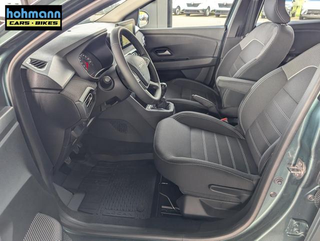 Dacia Logan EXPRESSION TCe 90 / NAVI Carplay LED Tempomat PDC *Frei Haus geliefert* 