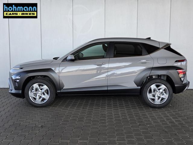 Hyundai KONA Prime 1.6 T-GDI 4WD DCT / ACC LED 4x Shz + Lenkradheizung Keyless Privacy Alu 17" *Frei Haus geliefert, ab der 2. Bestellung* 