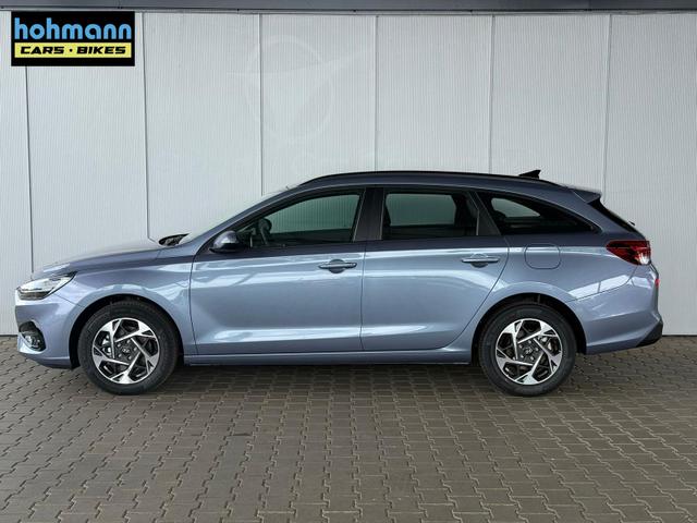 Hyundai i30 Kombi Smart 1.5 GDI / Navi PDC V.&H + Kamera LED Tempomat Alu 16" 