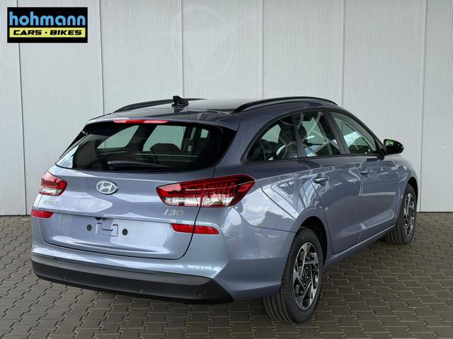 Hyundai i30 Kombi Smart 1.5 GDI / Navi PDC V.&H + Kamera LED Tempomat Alu 16" 