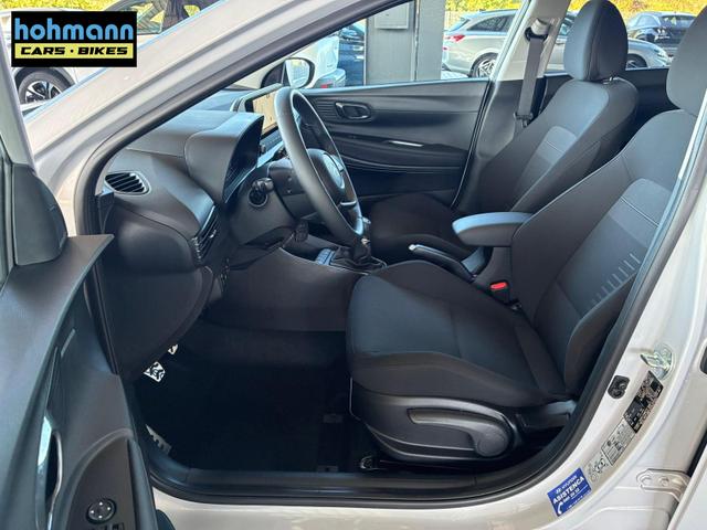Hyundai BAYON Premium 1.2 MPI / Navi Sitz + Lenkradheizung R&uuml;ckfahrkamera Tempomat Klimaautomatik Alu 16" 