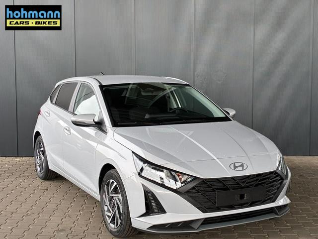 Hyundai i20 Pure 1.2 MPI / Navi PDC Hinten + Kamera Abgedunkelte Scheiben Tempomat Alu 16" 