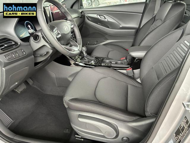 Hyundai i30 Kombi Comfort Plus 1.0 TGDI DCT / Navi Sitz + Lenkradheizung PDC V&H Kamera LED Alu 17" 