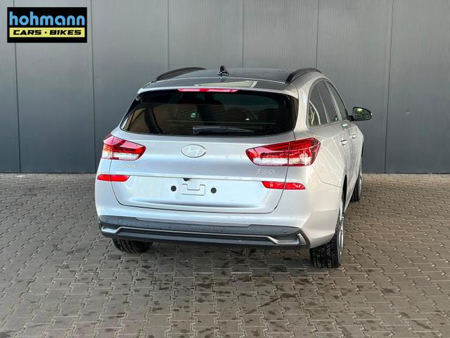 Hyundai i30 Kombi Comfort Plus 1.0 TGDI DCT Navi / Adaptiver Tempomat/ Totwinkel Assistent/ Alu 17" 