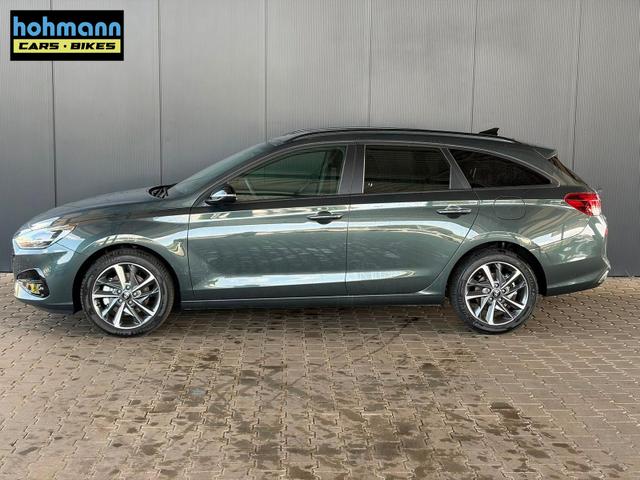 Hyundai i30 Kombi Comfort Plus 1.0 TGDI DCT Navi/ Adaptiver Tempomat/ Totwinkel Assistent/ Alu 17" 