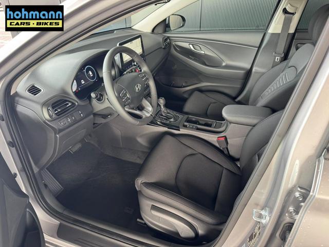 Hyundai i30 Kombi Comfort Line 1.6 T-GDI 2WD 7-DCT AT / Tempomat Kamera PDC vorne + hinten Sitz Lenkradheizung LED Alu 16'' 