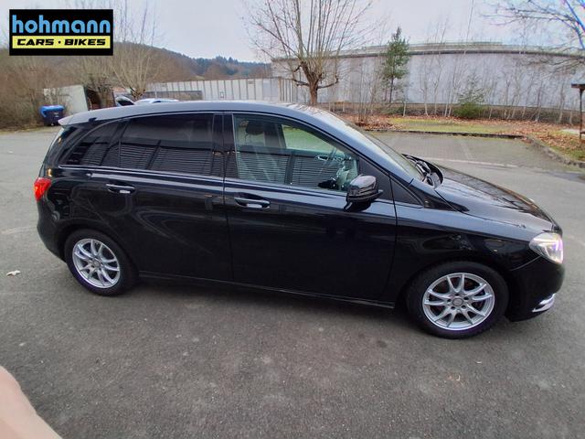 Mercedes-Benz B-Klasse B 180 1.Hand - scheckheftgepflegt 8 fach bereift 