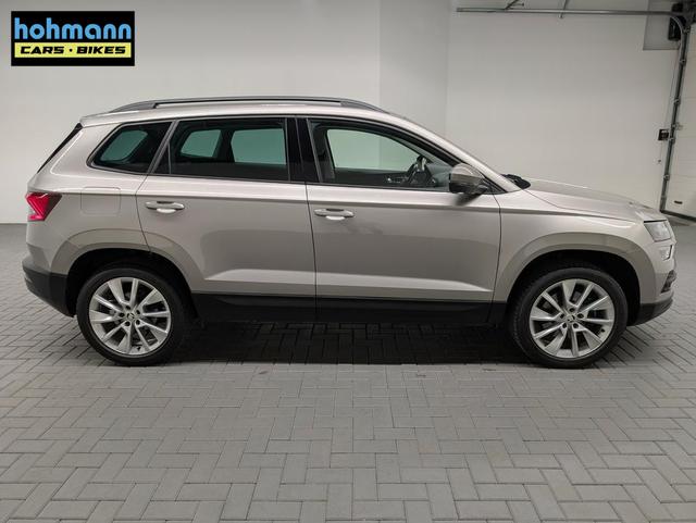 Skoda Karoq Style Navi/AHK/SHZ/Kam/Keyless/18"LM 