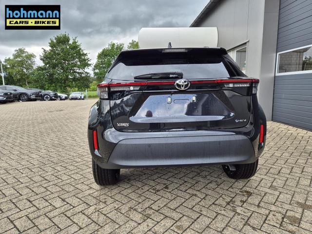 Toyota Yaris Cross 1.5VVT-iE 130PS Automatik Teamplayer Klimaautomatik Sitzheizung Lenkradheizung PDC v+h Rückf.Kamera 17-LM abged.Scheiben 2xKeyless DAB+ Bluetooth Touchscreen Apple CarPlay Android Auto 