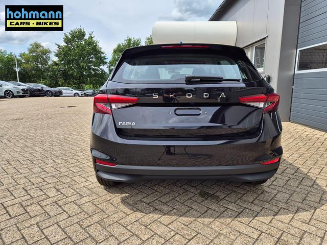 Skoda Fabia 1.0 TSI 115PS DSG Selection 5-türig Rückf.Kamera Parksensoren Sitzheizung Multifunktionslenkrad Klima Skoda-Radio Bluetooth Touchscreen Tempomat Nebelsch. Apple CarPlay + Android Auto 