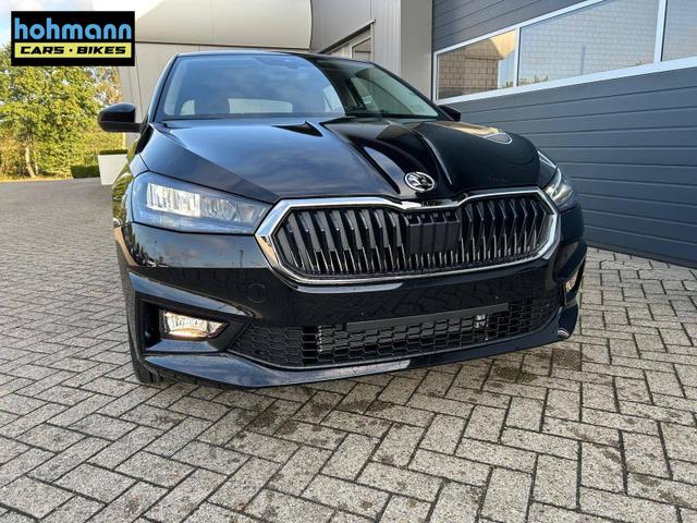 Skoda Fabia 1.0 TSI 115PS DSG Selection 5-türig 15"LM Rückf.Kamera Parksensoren Sitzheizung Multifunktionslenkrad Klima Skoda-Radio Bluetooth Touchscreen Tempomat Nebelsch. Apple CarPlay + Android Auto 