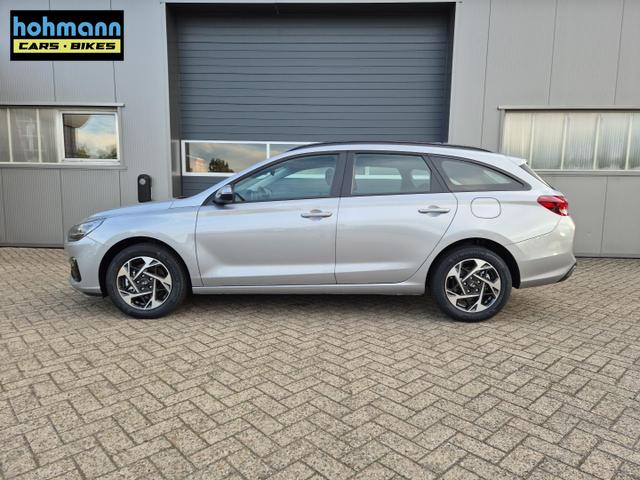 Hyundai i30 Kombi 1.5 T-GDI 95PS Sitzheizung Lenkradheizung Klima Tempomat Navi Apple CarPlay + Android Auto PDC v+h Rückf.Kamera 16-LM 