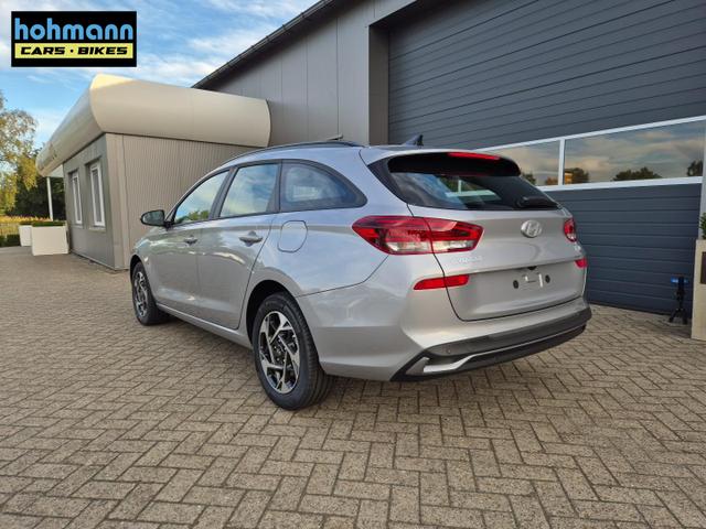 Hyundai i30 Kombi 1.5 T-GDI 95PS Sitzheizung Lenkradheizung Klima Tempomat Navi Apple CarPlay + Android Auto PDC v+h Rückf.Kamera 16-LM 