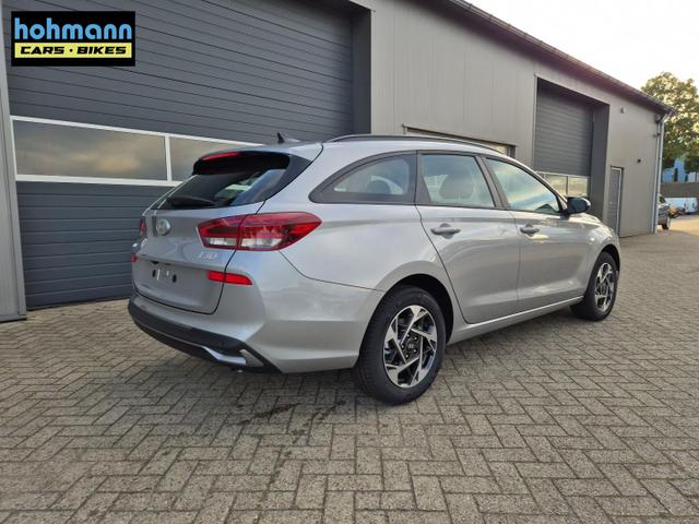 Hyundai i30 Kombi 1.5 T-GDI 95PS Sitzheizung Lenkradheizung Klima Tempomat Navi Apple CarPlay + Android Auto PDC v+h Rückf.Kamera 16-LM 