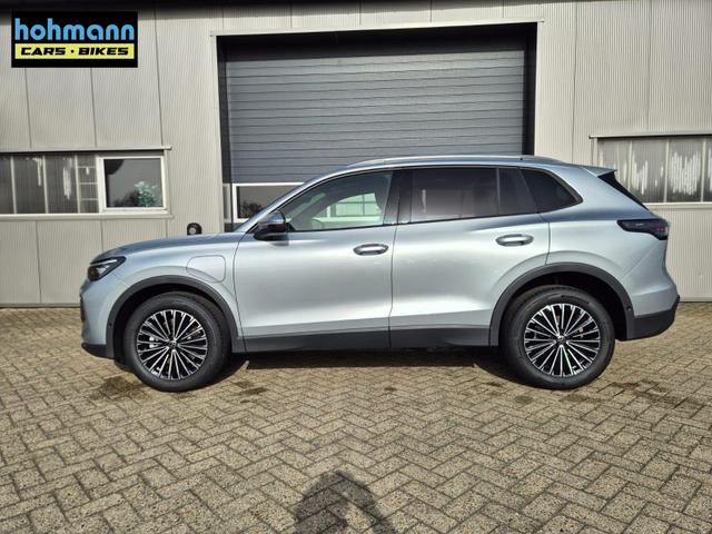 Volkswagen Tiguan Life 1,5 l eHybrid OPF 204PS DSG Design Paket "Dark" LED-Plus-Scheinw. elektr. Heckklappe Sitzheizung v+h Lenkradheizung Frontscheibe beheizb. R&uuml;ckf.Kamera Klimaautomatik VW-Radio Bluetooth wireless Apple CarPlay + Android Auto PDC ACC 2xKeyl 