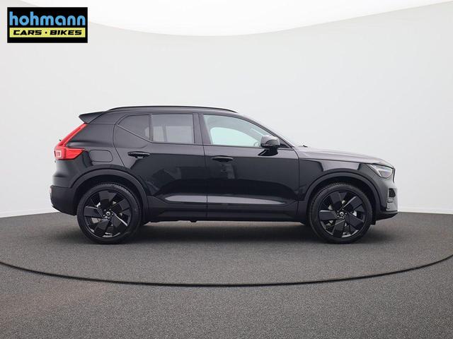 Volvo XC40 2.0 Black Edition Plus B4 Mild-Hybrid 197PS Automatik elektr. PanoDach R&uuml;ckf.Kamera PDC v+h ACC el.Heckklappe Harman/Kardon-Sound Klimaautomatik Sitzheizung Lenkradheizung Apple CarPlay Android Auto 20-LM 