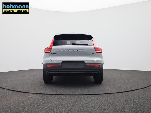 Volvo XC40 2.0 Black Edition Plus B4 Mild-Hybrid 197PS Automatik elektr. PanoDach R&uuml;ckf.Kamera PDC v+h ACC el.Heckklappe Harman/Kardon-Sound Klimaautomatik Sitzheizung Lenkradheizung Apple CarPlay Android Auto 20-LM 