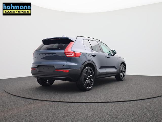 Volvo XC40 2.0 Black Edition Plus B4 Mild-Hybrid 197PS Automatik elektr. PanoDach R&uuml;ckf.Kamera PDC v+h ACC el.Heckklappe Harman/Kardon-Sound Klimaautomatik Sitzheizung Lenkradheizung Apple CarPlay Android Auto 20-LM 