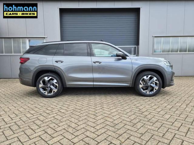 Skoda Kodiaq Sportline 1.5 TSI 204PS PHEV DSG schwenkb. AHK elektr. PanoDach HUD Alcantara PDC v+h 360&deg;Kamera CANTON Sound Klimaautomatik Sitzheizung Lenkradheizung Navi Apple CarPlay Android Auto 2xKeyless 19"LM vollelektr. Reichweite 116KM 
