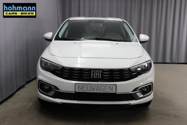 Tipo 5-T&uuml;rer MY22 TIPO 5-T&uuml;rer City Life 1.0 74kW (100PS)249 - Gelato Wei&szlig; 645 - Stoff Schwarz "316 R&uuml;ckfahrkamera mit dynamischen F&uuml;hrungslinien 3A4 Sicherheits-Plus-Paket 3A5 Convenience Plus-Paket 3B4 Style-Paket 452 Sitzheizung vorn ja laut RE 21.10 fb 7QC Uconnect&trade; NAV Navigationssystem und digitalem Audioempfang DAB+"